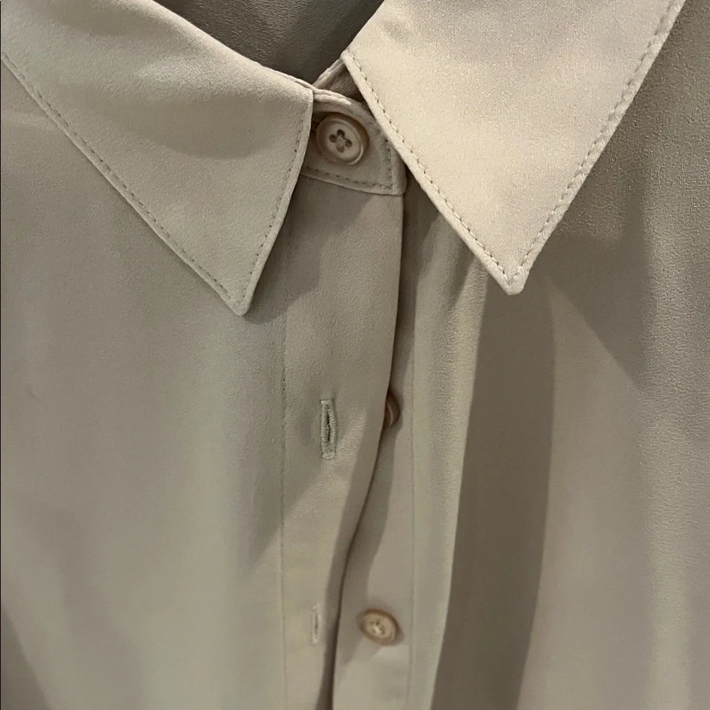 Express Women's Beige Button-Down Blouse - Picture 3 of 5